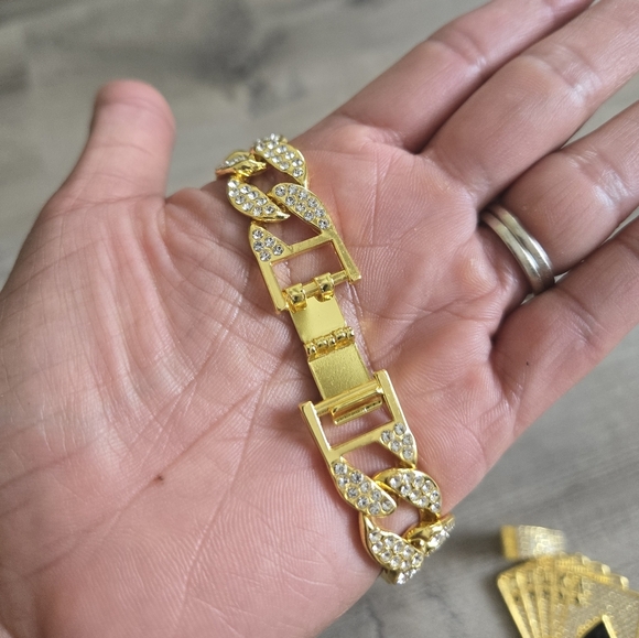 Hip Hop Iced Out Fully Rhinestone Gold Card Pendant & Cuban Chain Necklace 18" - Picture 10 of 13